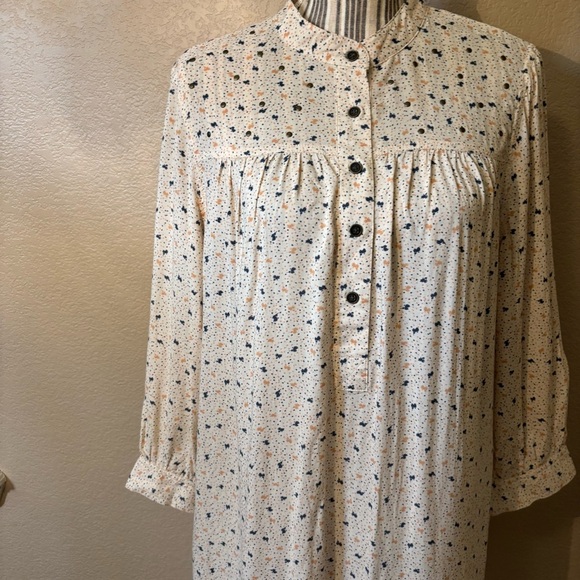 NWOT Blouse Medium Edge by Jen Rade Cream Button-Up Gold & Navy Ditzy pattern - Picture 3 of 16